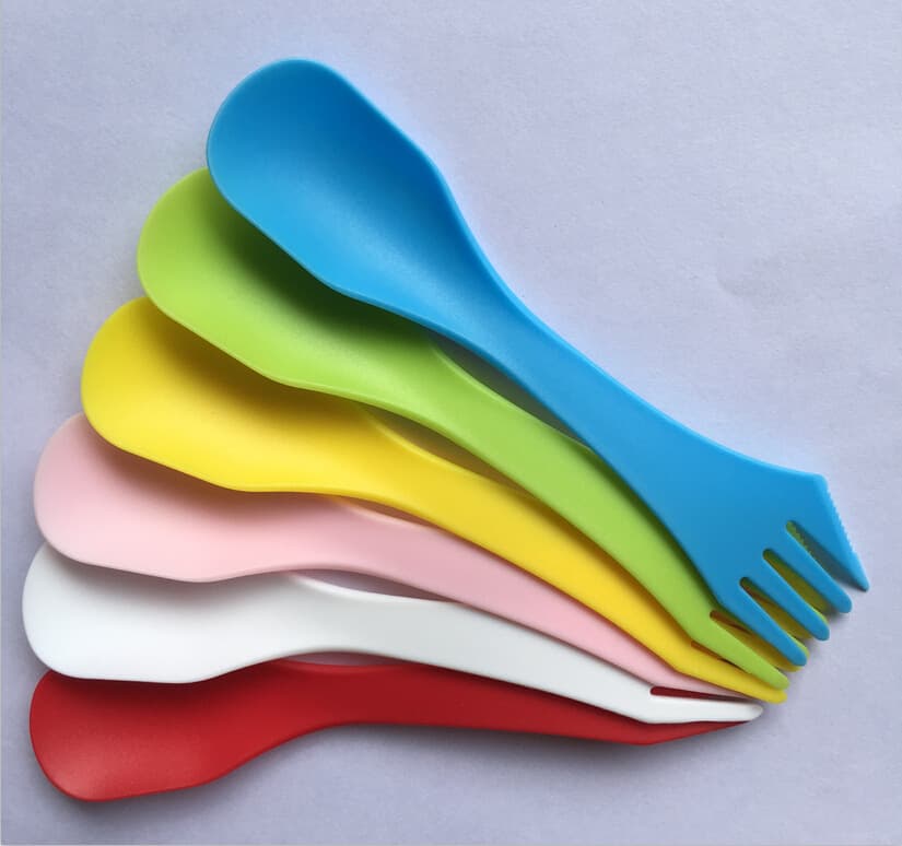 Manufacturer supplies plastic knife, fork and spoon three-in-one tableware, double-headed multi-function tableware, creative outdoor portable spoon