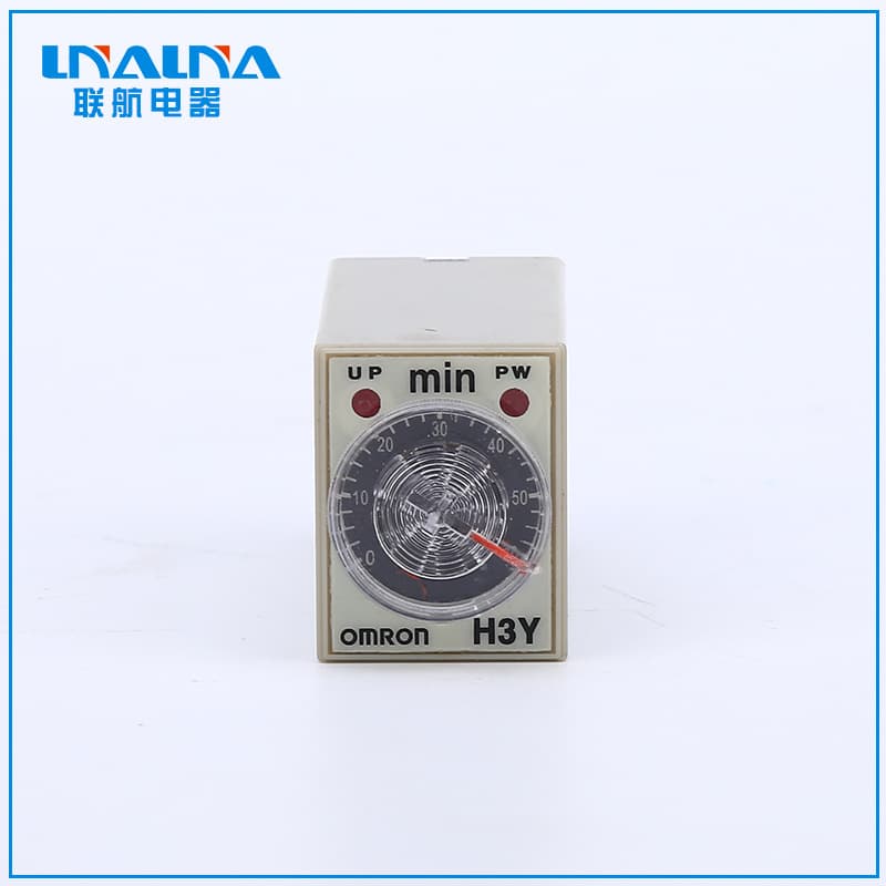 Two sets of H3Y4 rotary time relay power-on delay controllers, factory direct sales.