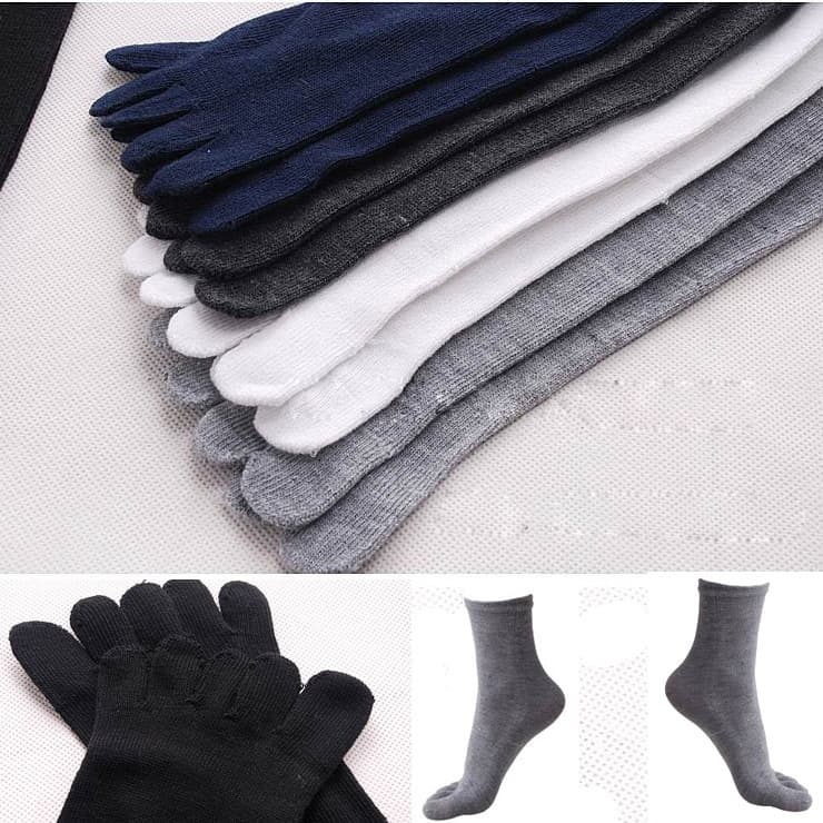 Wholesale men's mid-calf solid color business split-toe socks for spring and autumn, casual cotton socks, five-toe socks, breathable five-finger socks.