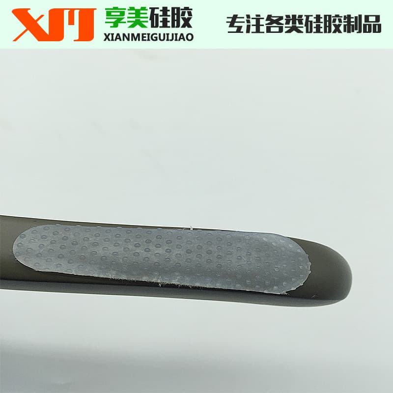 Direct Wholesale from Manufacturer: Dot-Patterned Silicone Non-Slip Hanger Pads, High-Quality Supply