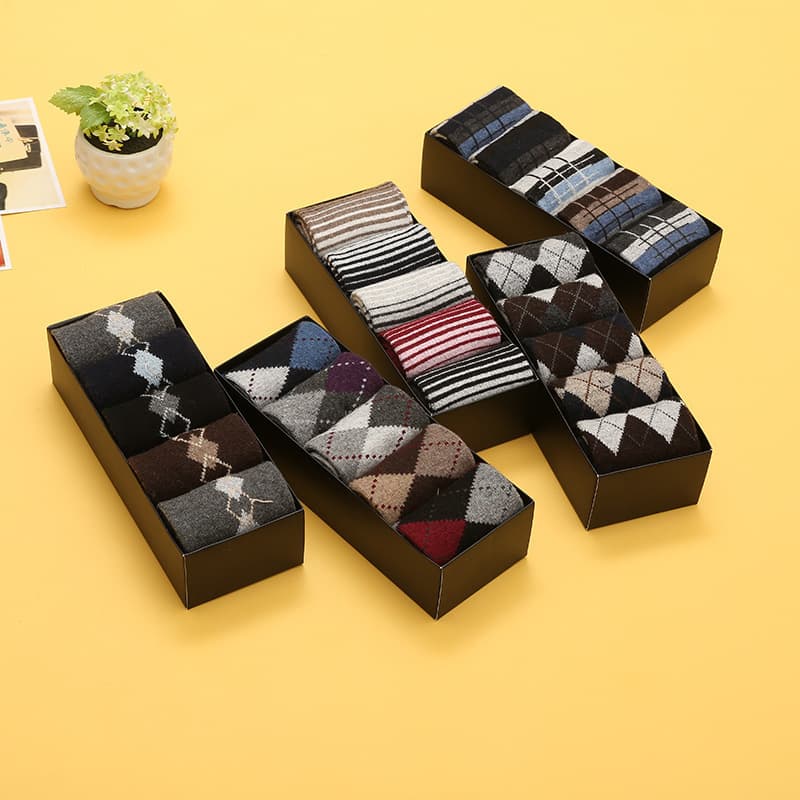 Autumn and Winter Solid Color Thickened Men's Boxed Rabbit Wool Socks, Warm Business Export Mid-Calf Gift Socks Wholesale