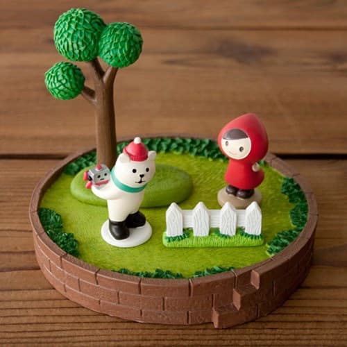 Zakka Oval Park Ornament, Cute Handmade Decoration for Home, Car Dashboard, or Desk, Resin Figurine
