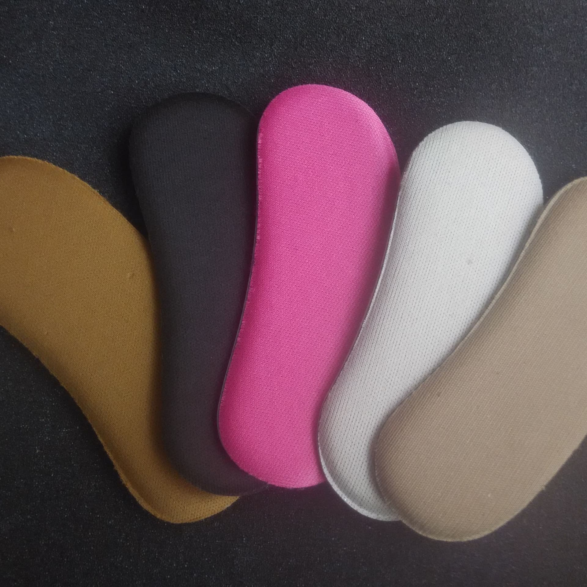 Wholesale sponge heel grips, thickened heel cushions, anti-blister half-size pads with strong adhesive that doesn't fall off