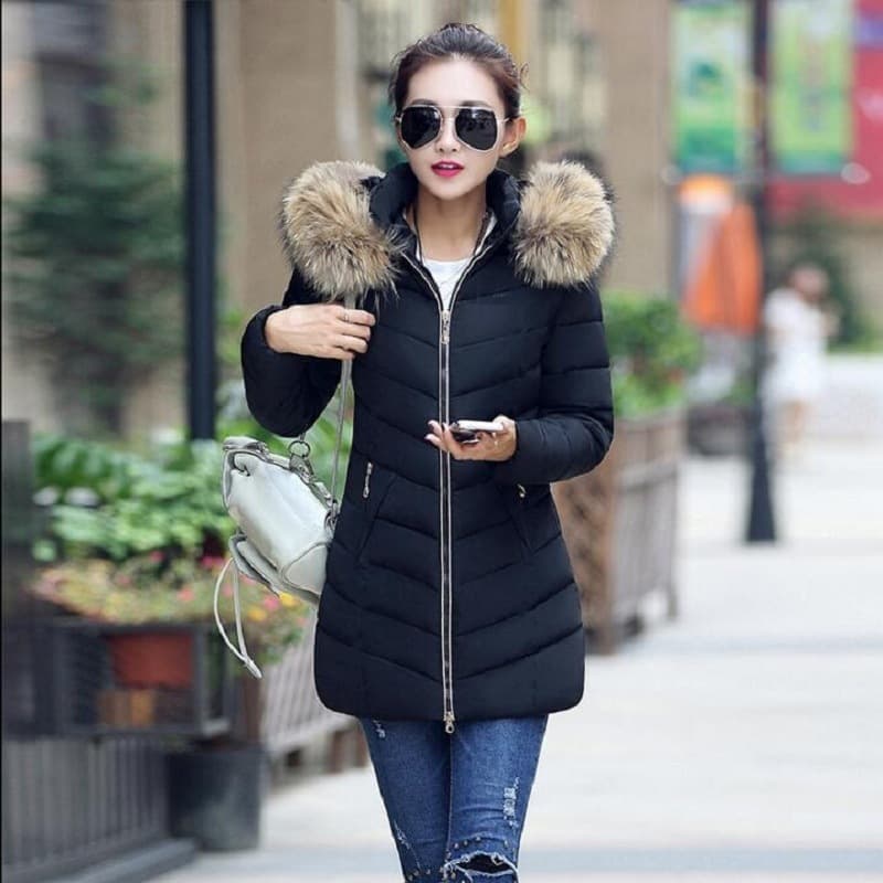 Winter 2025 New Women's Mid-Length Slim Fit Cotton Jacket with Large Fur Collar Down Cotton Coat Women's Cotton Clothing Wholesale