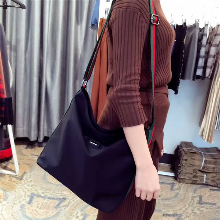 2020 New Shoulder Bag European and American Fashion Women's Bag Nylon Bag All-match Contrast Color Crossbody Bag Lightweight Bag Wholesale