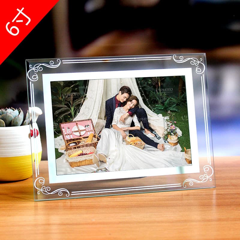 Minimalist Glass Photo Frame Tabletop Display Six Scenic Souvenirs Modern Transparent 6-inch Handmade Contemporary Decoration