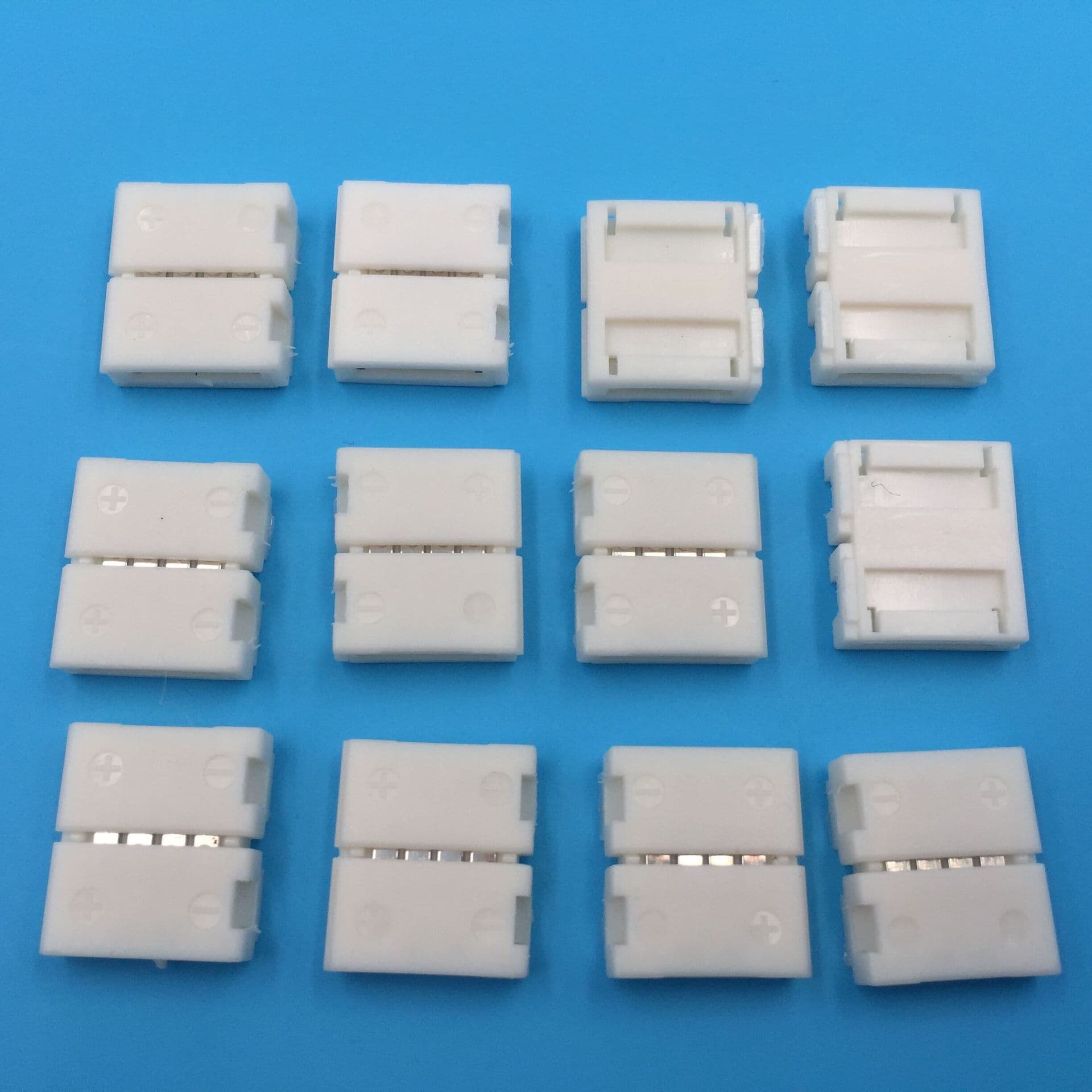 Stock Wholesale 5050 RGB Solderless Clip Terminal Connector 10mm Strip Solderless Connection Clip 4P Color-Changing