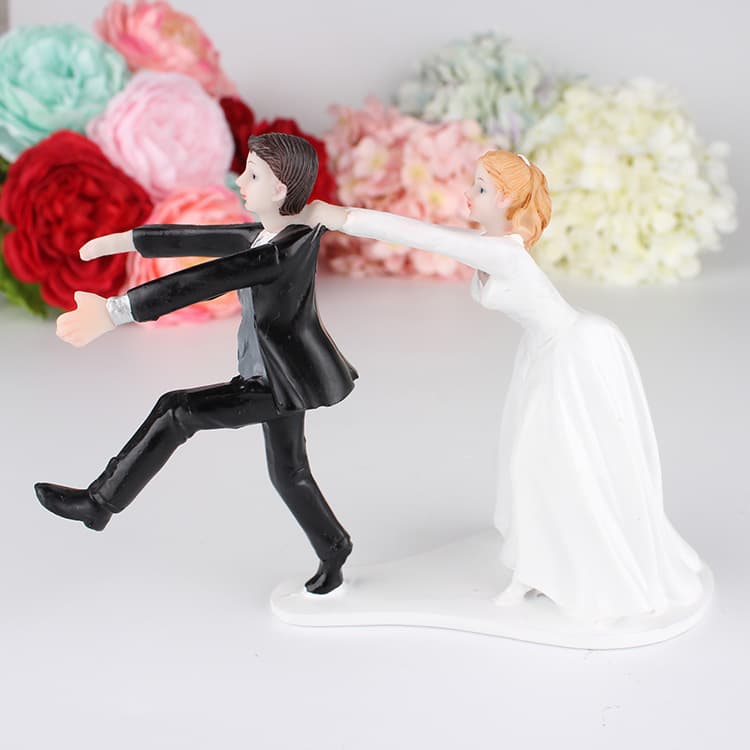 Cake Figurine Resin Ornament Valentine's Day Gift Runaway Groom Cake Topper Baking Decoration