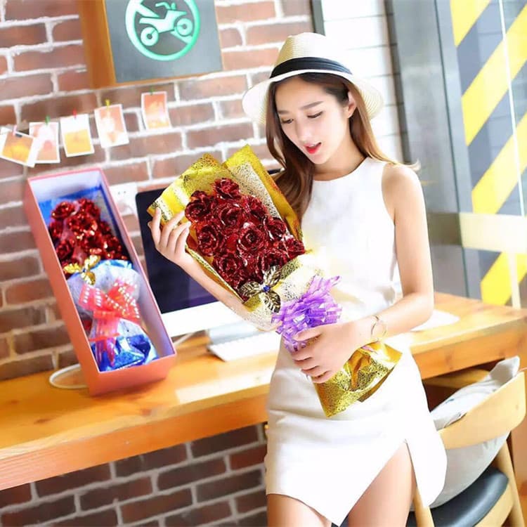Valentine's Day Gift Rose Bouquet Gift Box Artificial Flower Bouquet for Girlfriend Wife Mother Birthday New Year Gift