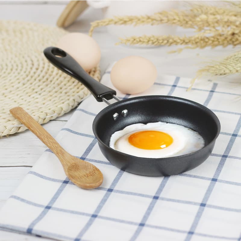 Mini Cast Iron Non-stick Frying Pan Egg Roaster Flat Bottom Smokeless Dumpling Oil Heater Small Iron Pot