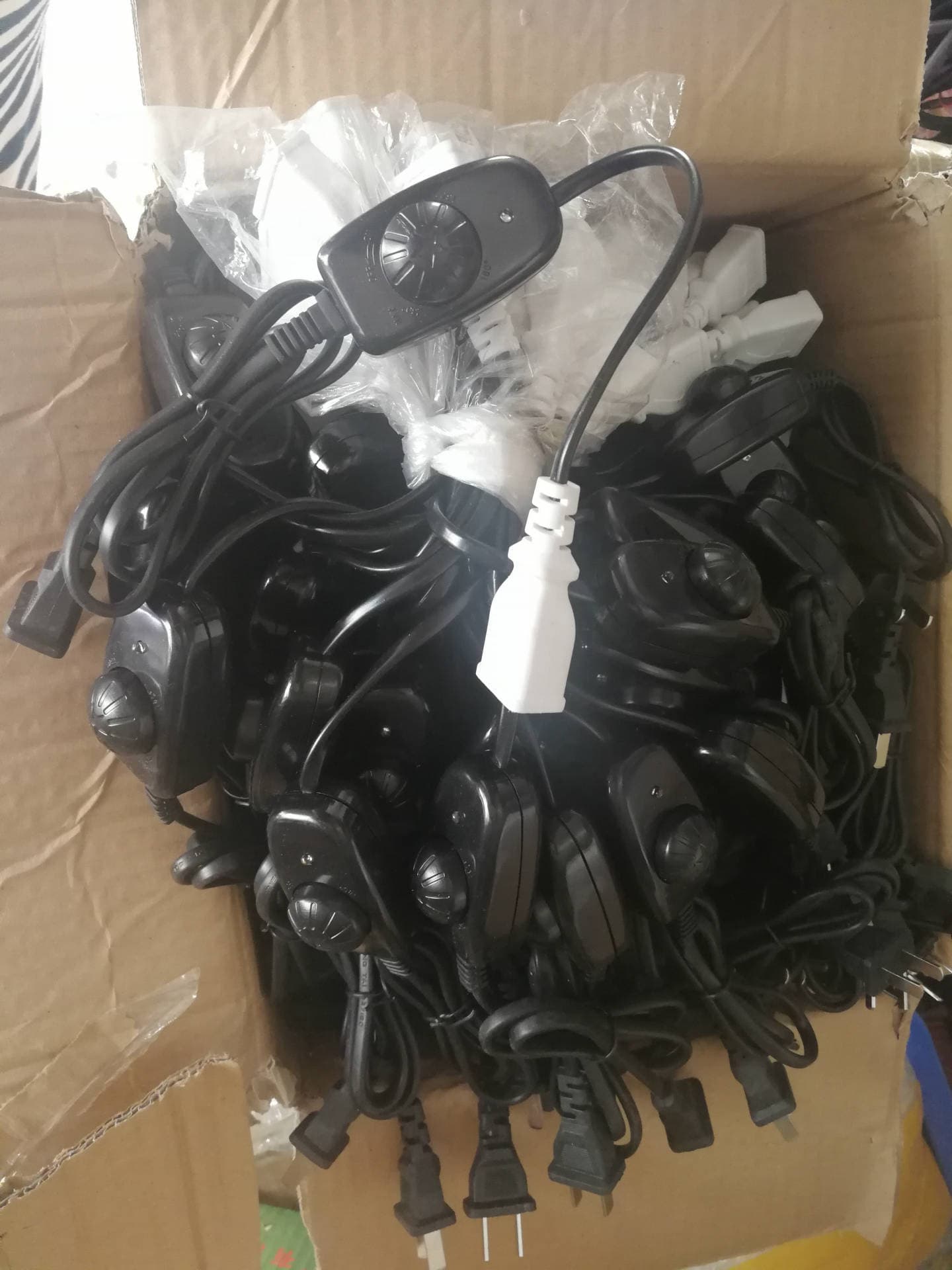 220V Speed Control Switch / Dimmer Switch / Mushroom Lamp Bedside Light Temperature Control Switch Wire Thermostat Wire Extension Cord