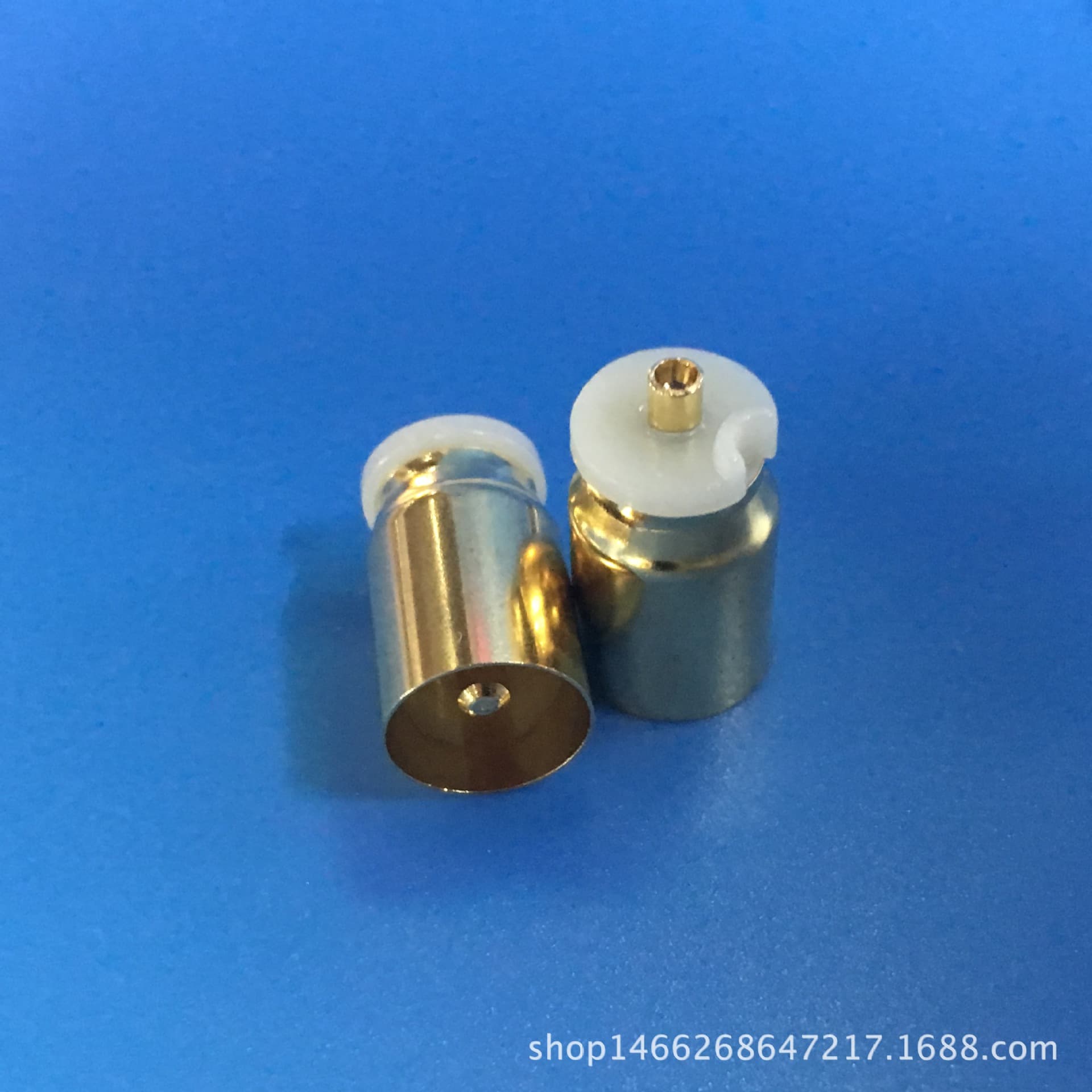 Production of 9.5mm gold-plated male antenna connectors, 9.5mm TV cable TV injection molded male connectors, TV male connectors.