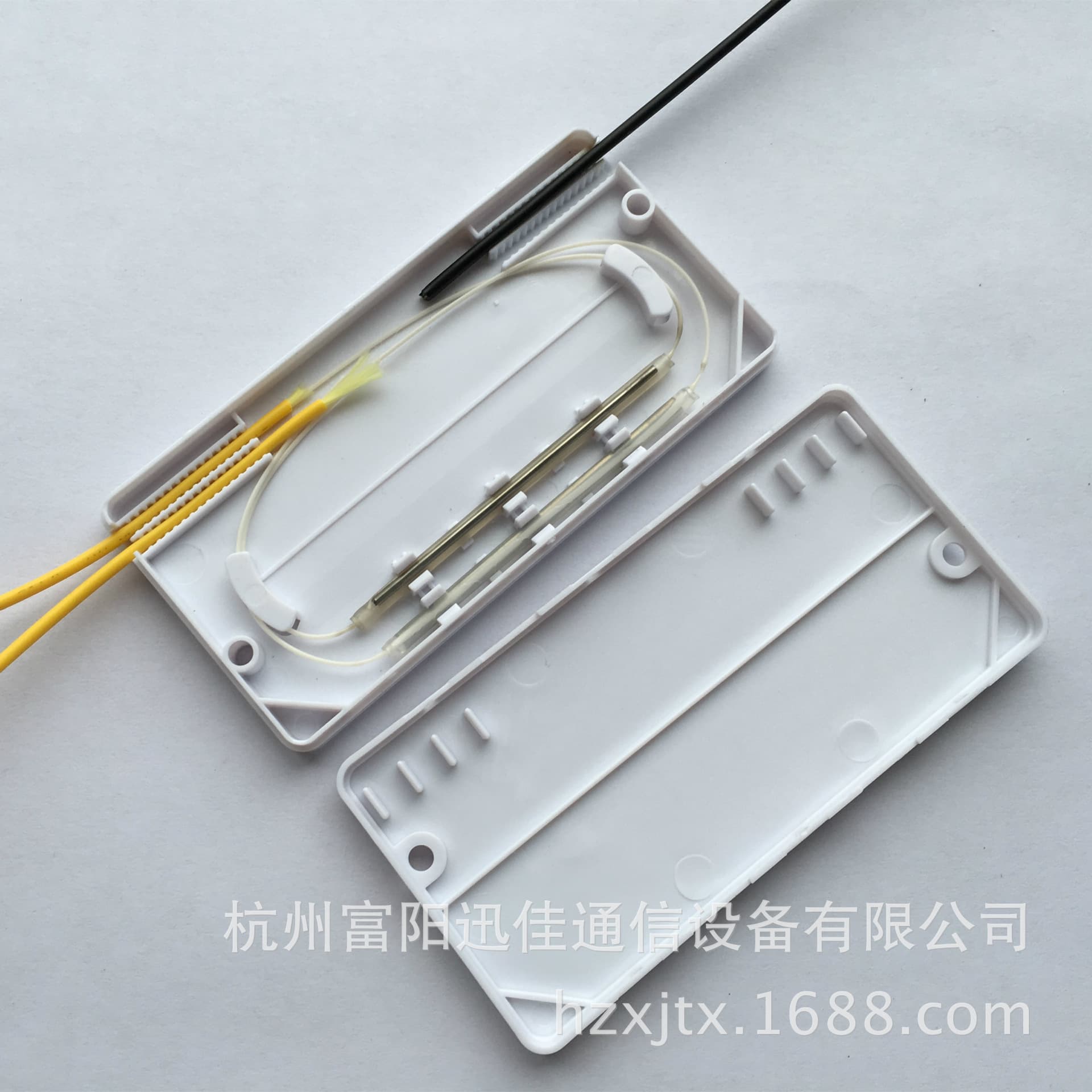 2-Core Fiber Optic Protection Box 2-In 2-Out Cable Protection Box Drop Cable Fiber Splice Closure Fiber Optic Fusion Splice Box for Home Access