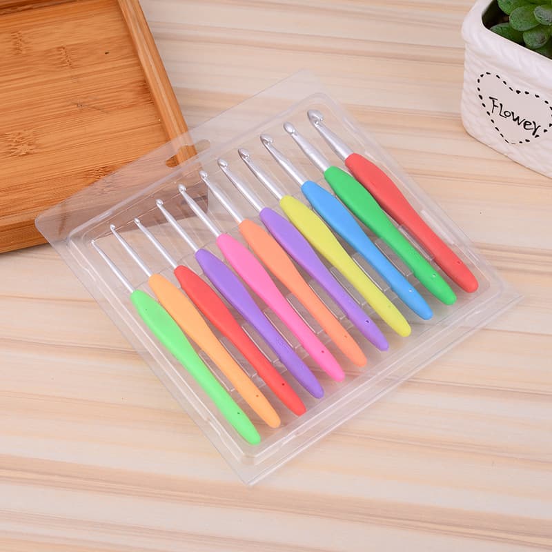 Factory Wholesale Soft Handle Crochet Hook Set Aluminum Crochet Hooks Knitting Needles Colorful DIY Hand Knitting Tools 11-Piece Set