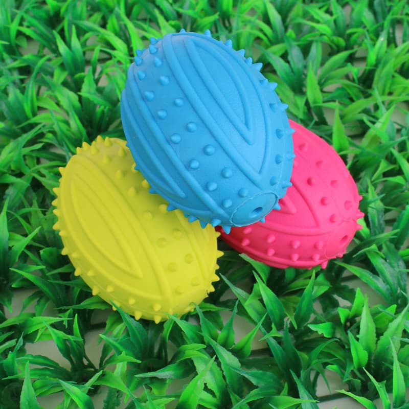 Pet TPR Rubber Toy Squeaky Olive Ball with Whistle Teething Chew Dog Toy for Teddy Golden Retriever