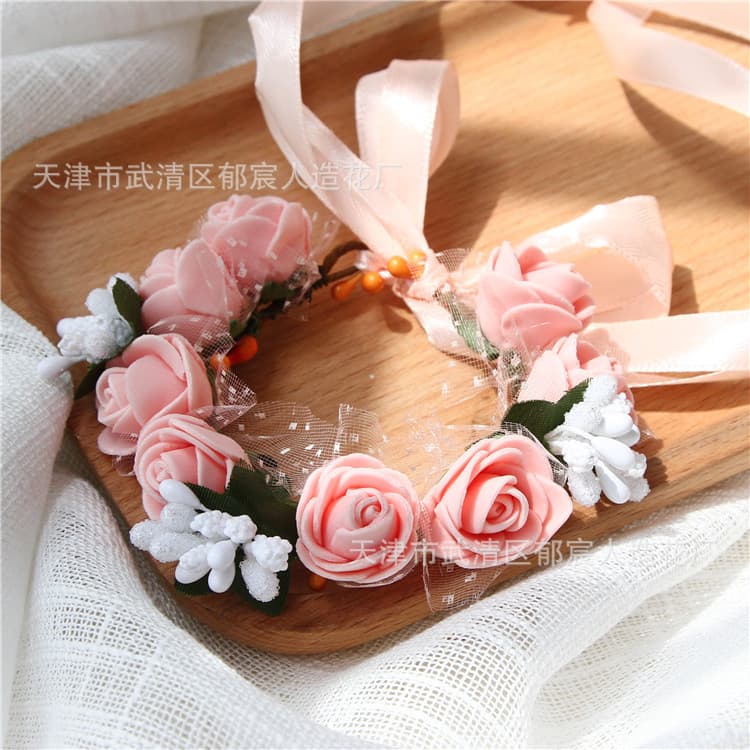 Single-layer Strawberry Bracelets for Bridesmaids and Sisters, Wholesale Children's Dance Wrist Flowers