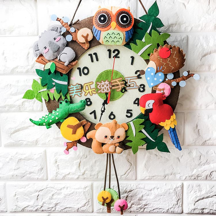 DIY Cartoon Animal Wall Clock, Fun Forest Wall Clock, Time-Killing Gift, Handmade Ornament, Non-woven Material Kit