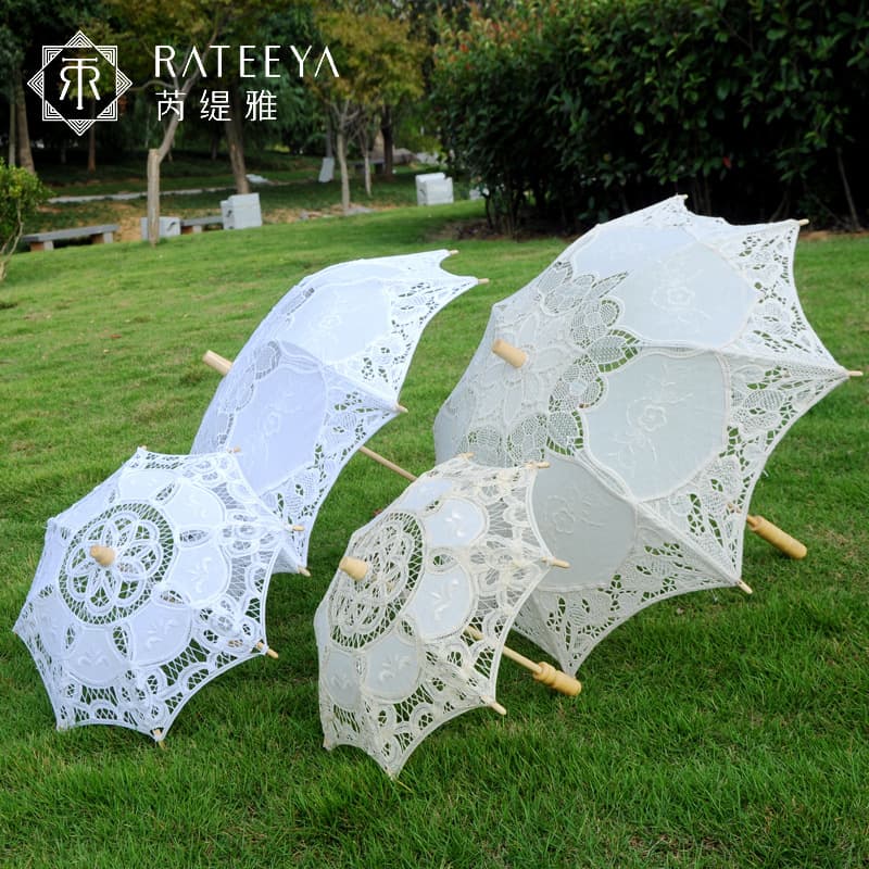 Hot-selling wedding supplies decorative umbrellas, royal wedding lace umbrellas, bridal lace umbrellas, white bridesmaid and flower girl umbrellas with wooden handles