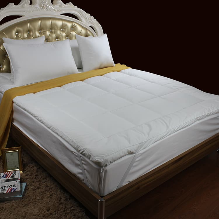 Wholesale hotel, homestay bedding protective pad, thick underlay, feather down bed protector from manufacturer