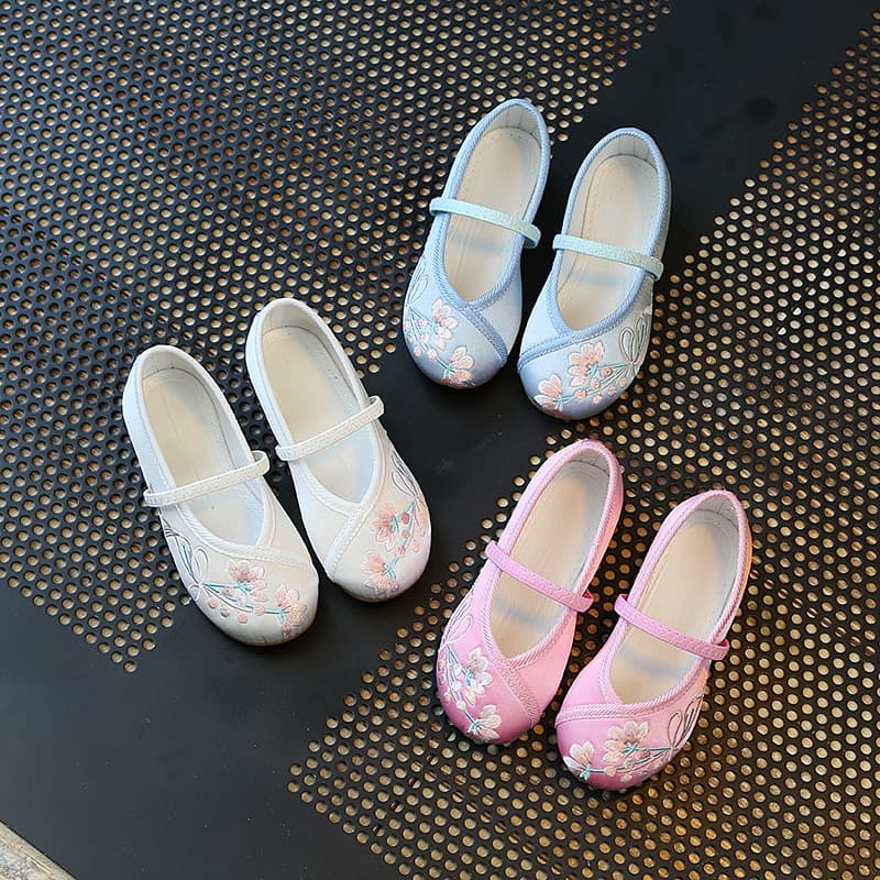 Hanfu Shoes Girls' Old Beijing Cloth Shoes Children's Embroidered Shoes Spring and Autumn Baby Shoes Guangxi March 3 Antique Shoes