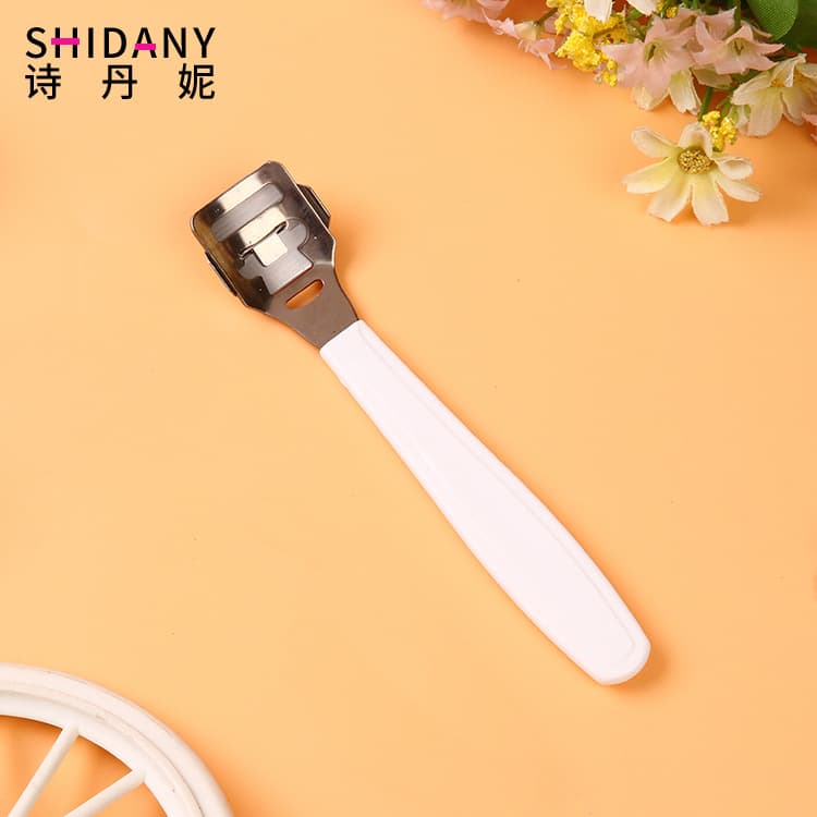 Manufacturer Wholesale Stainless Steel Pedicure Knife Portable Foot Scraper to Remove Dead Skin Calluses Pedicure Tool Household Tool Foot Scraper