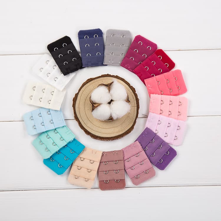 Free shipping on orders over a certain amount. Three-row, two-hook bra with extended hooks and back clasp. Factory direct sales for export.