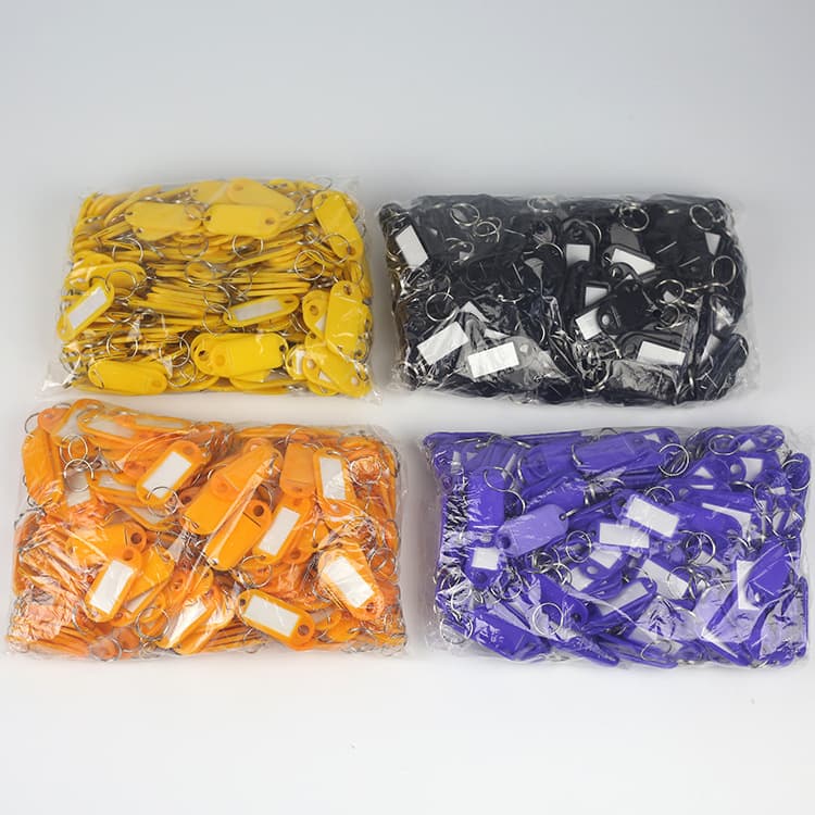 Factory Wholesale Colorful PP Plastic Keychain Creative Practical Gift Keychain Accessory Car Pendant Key Ring