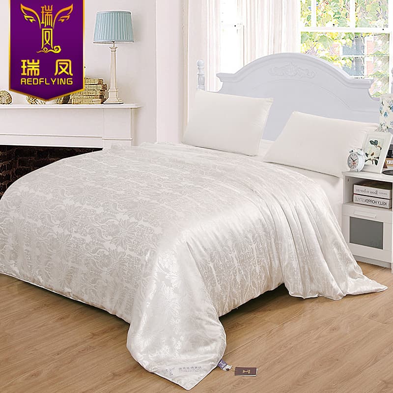 Factory Supply Ruifeng Tongxiang Silk Quilt Summer Cool Quilt Air Conditioning Quilt Spring Autumn Winter Quilt Core Special Price Wholesale