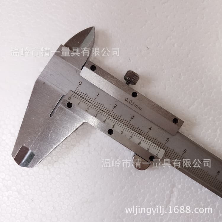 High-precision carbon steel electroplated laser-marked vernier calipers with accuracy 0-150, 0-200, and 0-300mm.