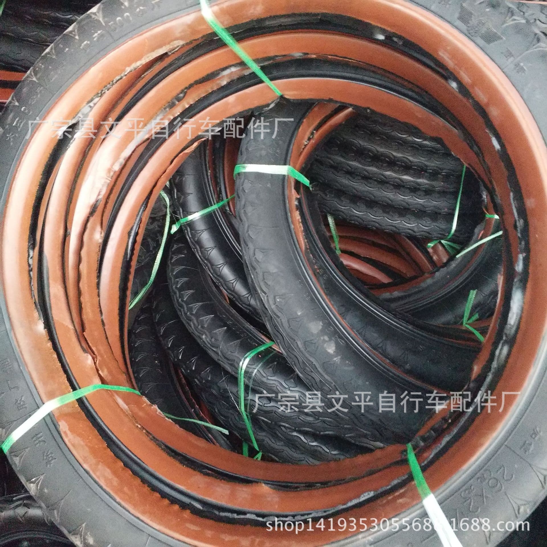 Wholesale Red Edge Tires 26*2 1/2, Dump Handcart, Flatbed Force Cart Outer Tire 26X2 1/2, Wear-Resistant