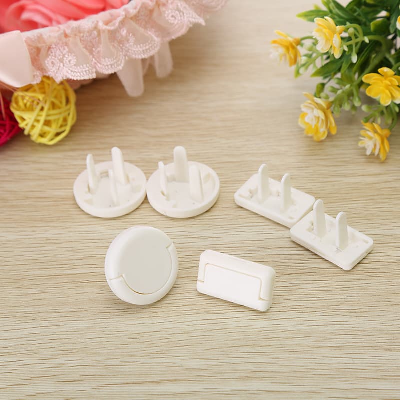 Anti-Shock Outlet Cover for Baby Protection, Round Pull-Ring Power Contact Guard
