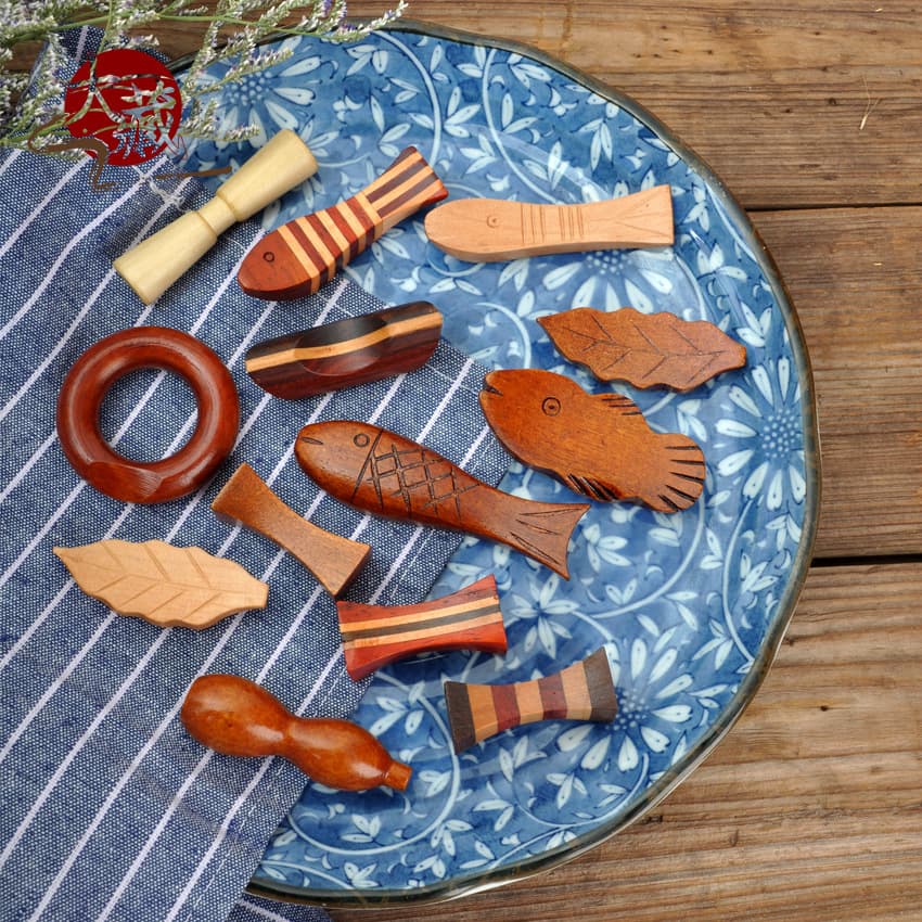 Japanese ZAKKA Wooden Spoon Rest, Jujiu House, Suitable for Chopstick Rest, Chopstick Mat, Ceramic Wooden Chopstick Holder, Bulk Quantity at Great Price