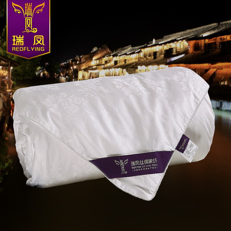 Ruifeng Tongxiang 100% handmade mulberry silk quilt wholesale gift quilt mother quilt winter quilt core manufacturer supply silk quilt