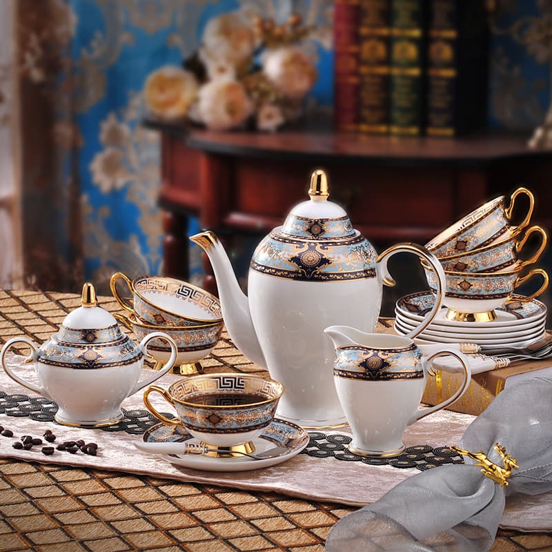 Household European coffee cup and saucer set British gold-rimmed bone china afternoon tea cup ceramic coffee set tea set