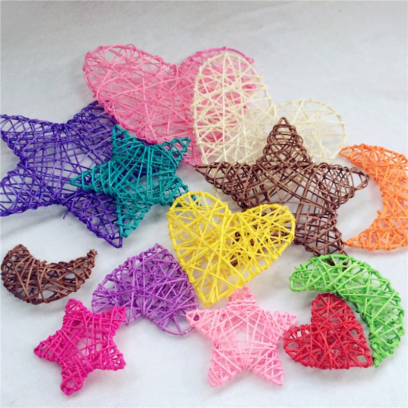 Manufacturer supplies rattan hearts, rattan heart shapes, wedding decorations, and kindergarten decorations.