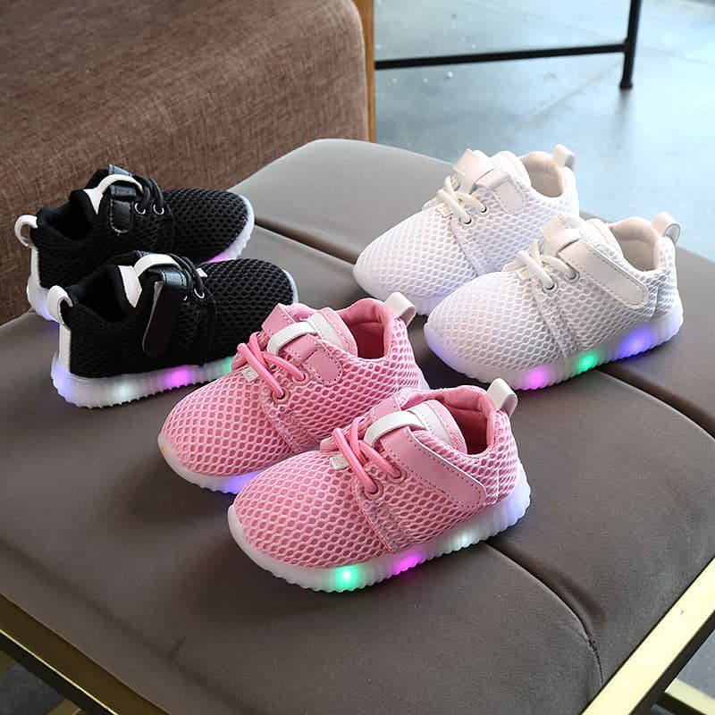 2022 New Children's Sports Shoes LED Light Up Mesh Shoes Walking Casual