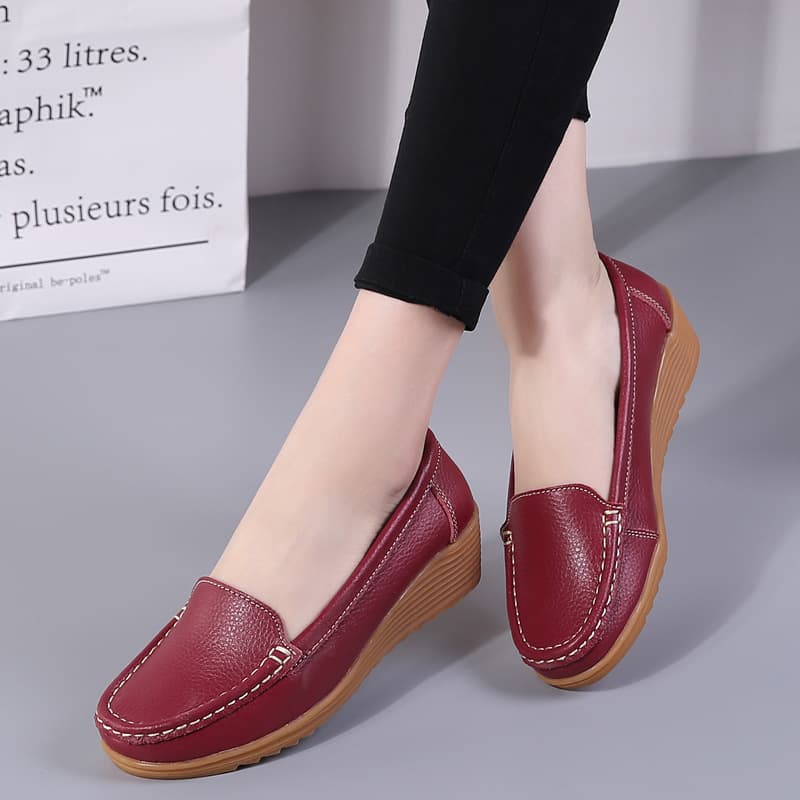 Aihuier Spring Autumn Mother Shoes Middle-aged Wedge Heel Women's Leather Shoes Casual Fashion Wedge Heel Women's Flats