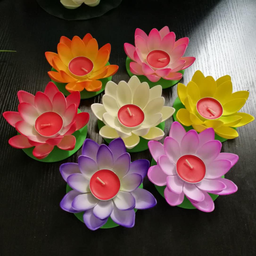 Lotus lanterns for festival wishes, Mid-Autumn Festival and Qixi Festival candles, river lanterns, wishing lanterns, EVA Spring Festival lotus lanterns, wholesale from manufacturers.