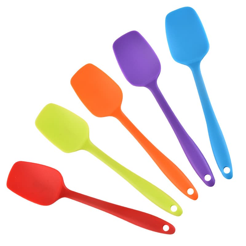 Cake scraper, cream scraper, integrated small silicone spatula, silicone spoon, shallow spoon, baking gadget