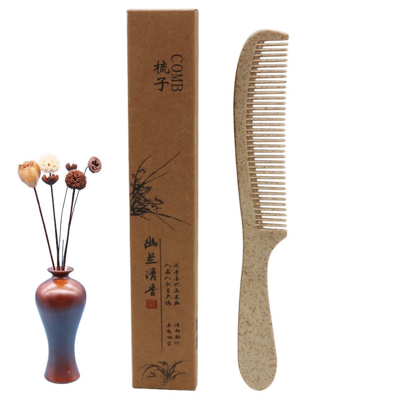 High-end eco-friendly hair combs made from Chinese straw, environmentally friendly toiletries set, readily available in guest rooms.