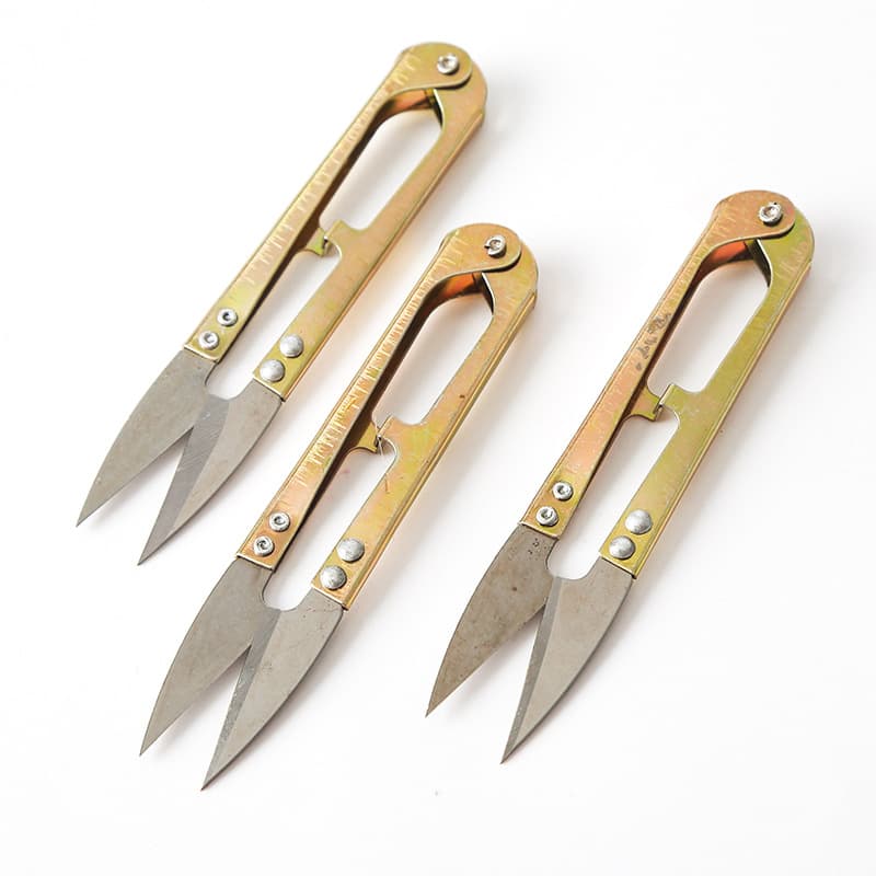 Cross-stitch scissors, U-shaped scissors, yellow yarn trimmer, thread trimmer, U-shaped cross-stitch tools, small gift manufacturer.