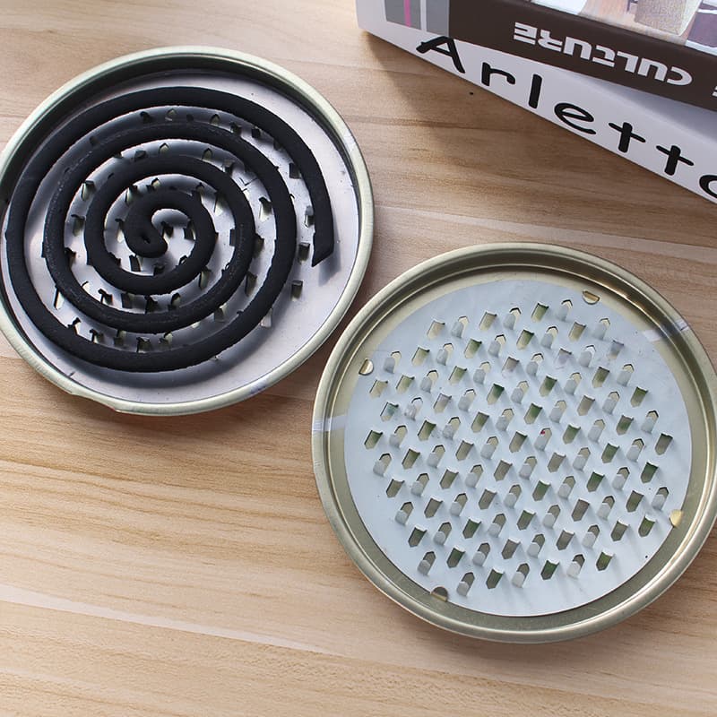 Wholesale mosquito coil holders with lids, portable serrated trays with ash catchers