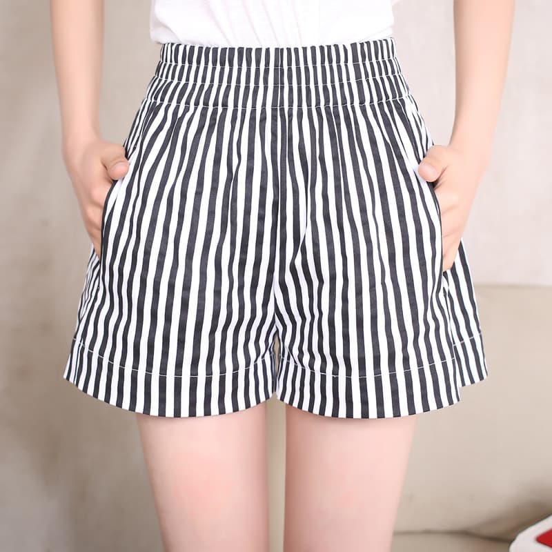 Outer Wear Vertical Striped High-Waist Wide-Leg Pants, Beach Summer Women's Shorts, Plus Size Casual Hot Pants for Students, Slimming and Trendy