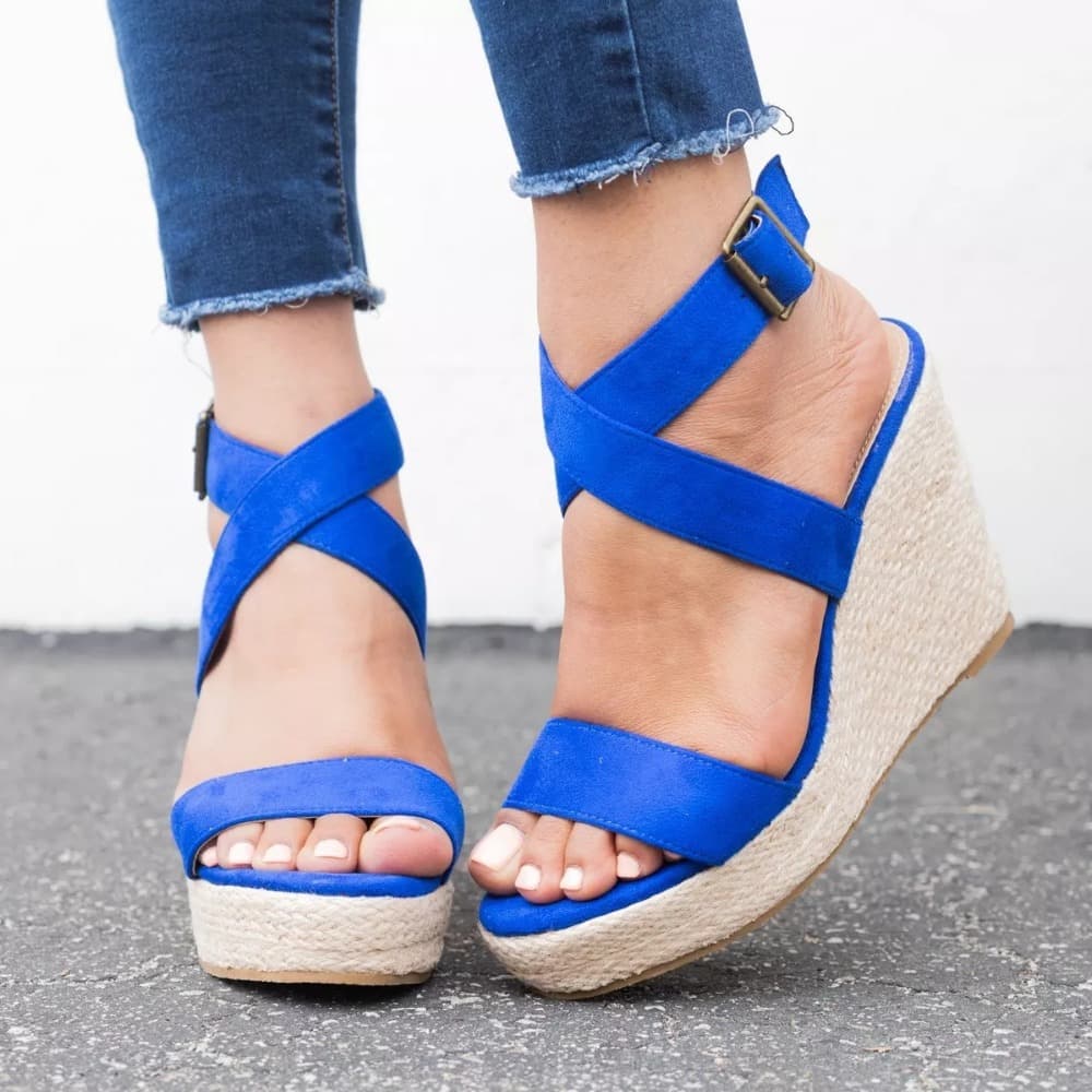 Summer Wedge Heel Buckle Strap Sandals 40-43 Large Size Thick Sole Fashion High Heel Straw Woven Heel Round Toe Women's Shoes