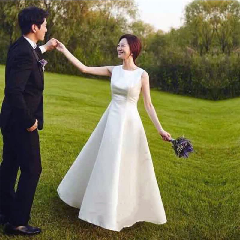Satin Round Neck Light Wedding Dress Long White Simple Forest Style Bride Wedding Travel Photography Sleeveless Wedding