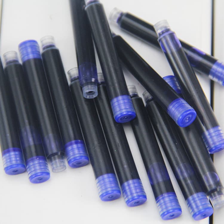 Colored erasable blue ink for student calligraphy practice, easy-to-erase, self-fading, aesthetically pleasing ink cartridges.