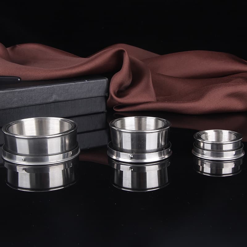 Creative Stainless Steel Folding Shot Glass, Collapsible Travel Cup with Keychain, Portable Outdoor Compressible Water Cup