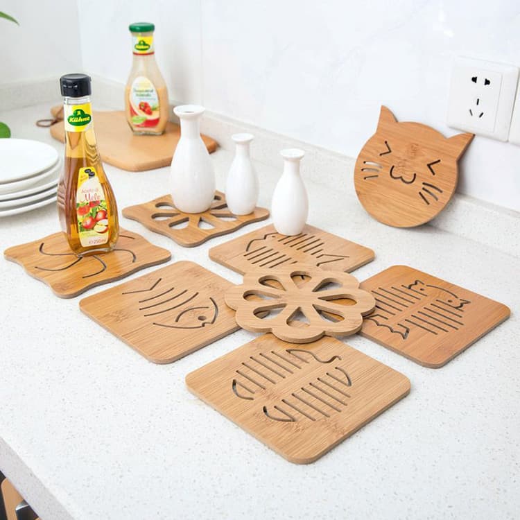 Wooden Cartoon Heat Resistant Dining Table Mat Anti-slip Pot Mat Creative Cute Cup Bowl Cup Kitchen Utensils