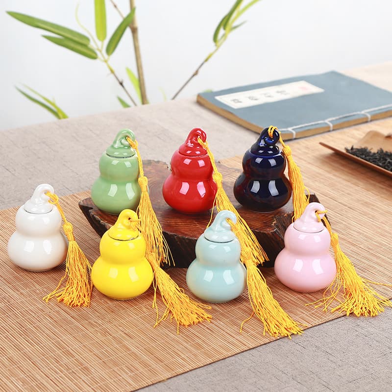 Mini ceramic gourd small tea jar ointment powder cream jar travel portable small porcelain bottle can be printed with LOGO