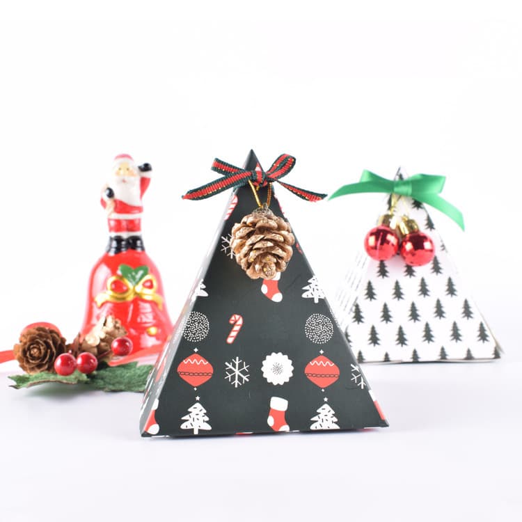 Korean version Christmas small gift packaging triangle box wholesale Christmas gift box Christmas packaging folding paper carton